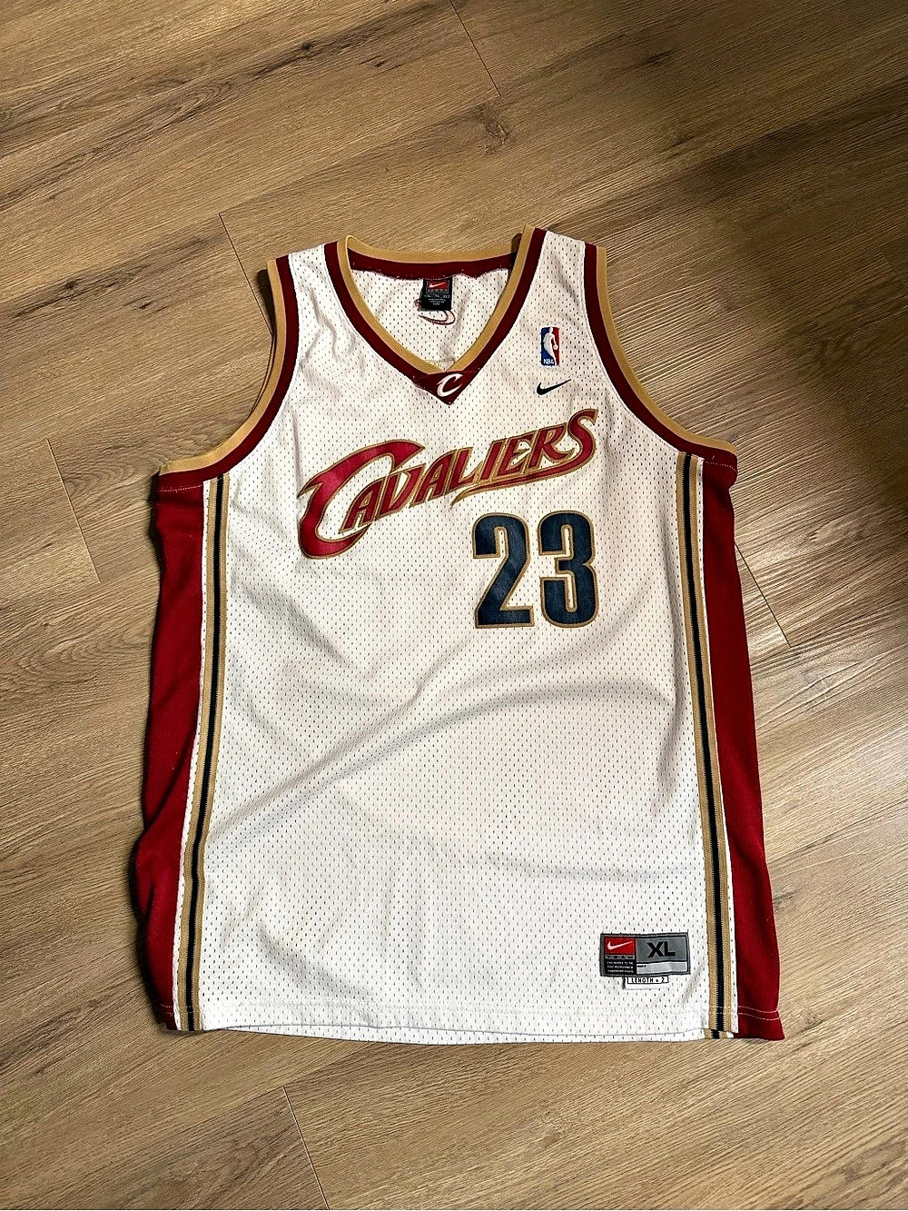 Nike LeBron James Cleveland Cavaliers #23 jersey XL